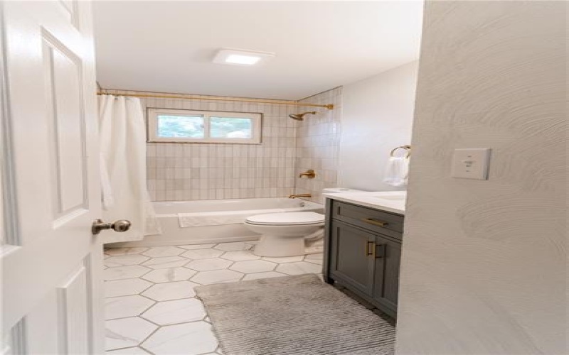 1 Fitch Ln, 15601, 15601, 3 Bedroom Bedrooms, 9 Room Rooms,1.1 BathroomBathrooms,Residential,For Sale,Fitch Ln,1776369