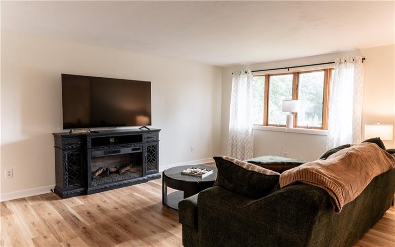 1 Fitch Ln, 15601, 15601, 3 Bedroom Bedrooms, 9 Room Rooms,1.1 BathroomBathrooms,Residential,For Sale,Fitch Ln,1776369