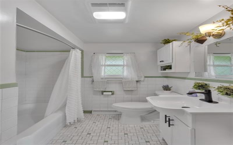 303 Pine Dr, New Stanton, 15672, 3 Bedroom Bedrooms, 8 Room Rooms,1.1 BathroomBathrooms,Residential,For Sale,Pine Dr,1776377