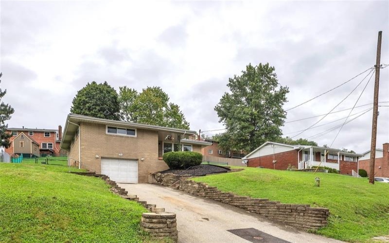 303 Pine Dr, New Stanton, 15672, 3 Bedroom Bedrooms, 8 Room Rooms,1.1 BathroomBathrooms,Residential,For Sale,Pine Dr,1776377