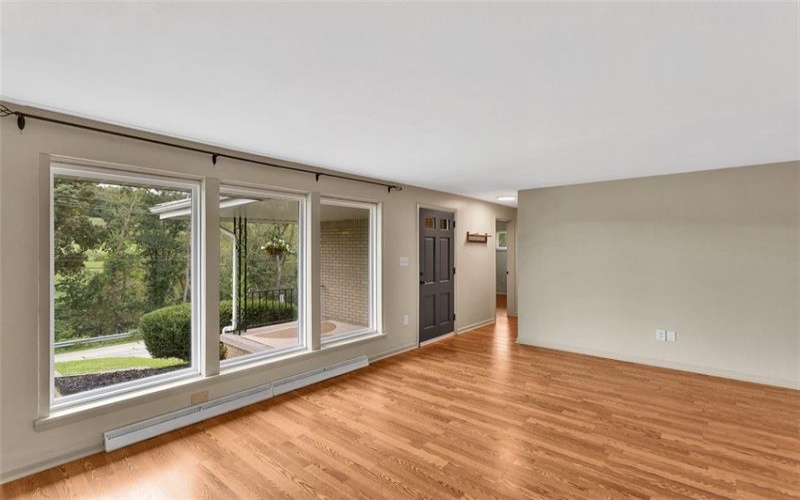 303 Pine Dr, New Stanton, 15672, 3 Bedroom Bedrooms, 8 Room Rooms,1.1 BathroomBathrooms,Residential,For Sale,Pine Dr,1776377