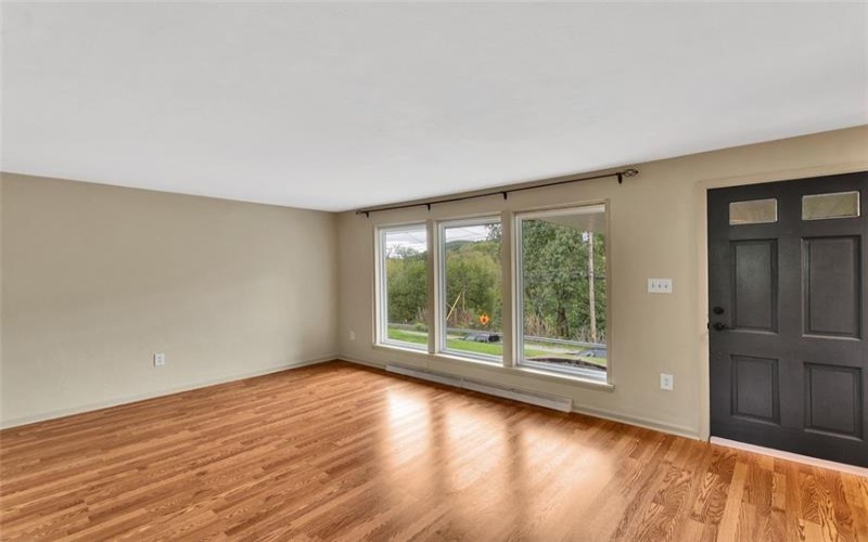 303 Pine Dr, New Stanton, 15672, 3 Bedroom Bedrooms, 8 Room Rooms,1.1 BathroomBathrooms,Residential,For Sale,Pine Dr,1776377