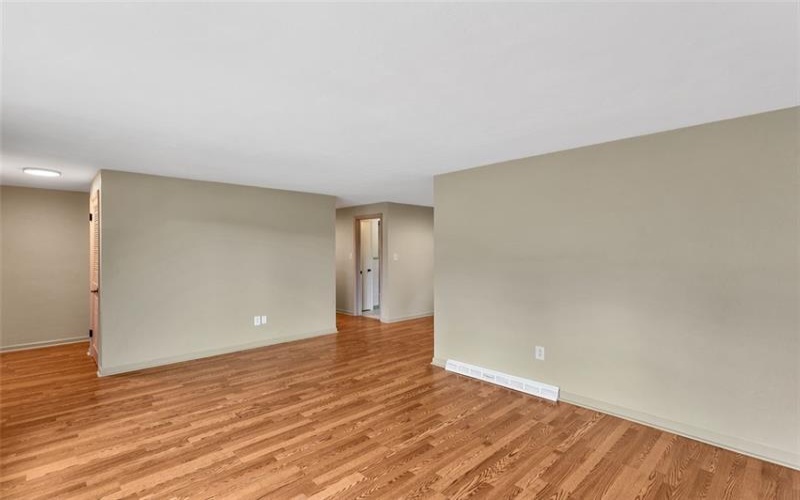 303 Pine Dr, New Stanton, 15672, 3 Bedroom Bedrooms, 8 Room Rooms,1.1 BathroomBathrooms,Residential,For Sale,Pine Dr,1776377