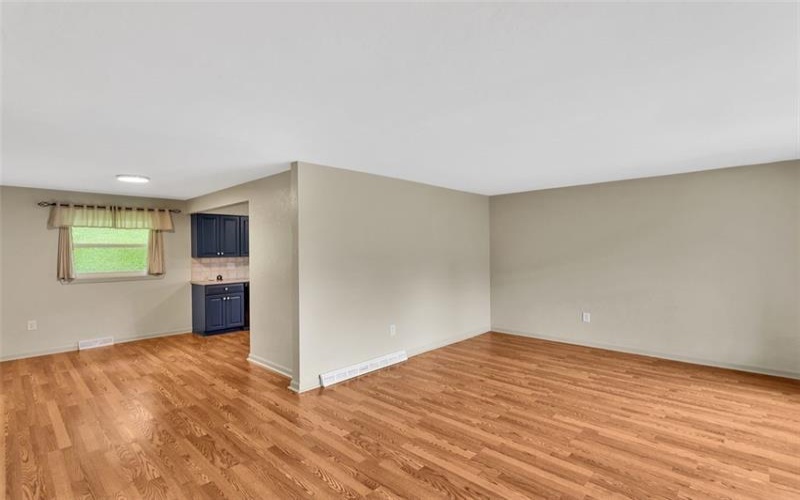 303 Pine Dr, New Stanton, 15672, 3 Bedroom Bedrooms, 8 Room Rooms,1.1 BathroomBathrooms,Residential,For Sale,Pine Dr,1776377