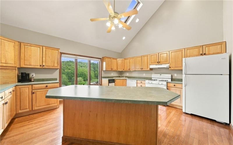 327 Sugar Run Rd, Waynesburg, 15370, 4 Bedroom Bedrooms, ,2.2 BathroomBathrooms,Farm-acreage-lot,For Sale,6 Stall Barn, 2 Run-ins,Sugar Run Rd,1776380