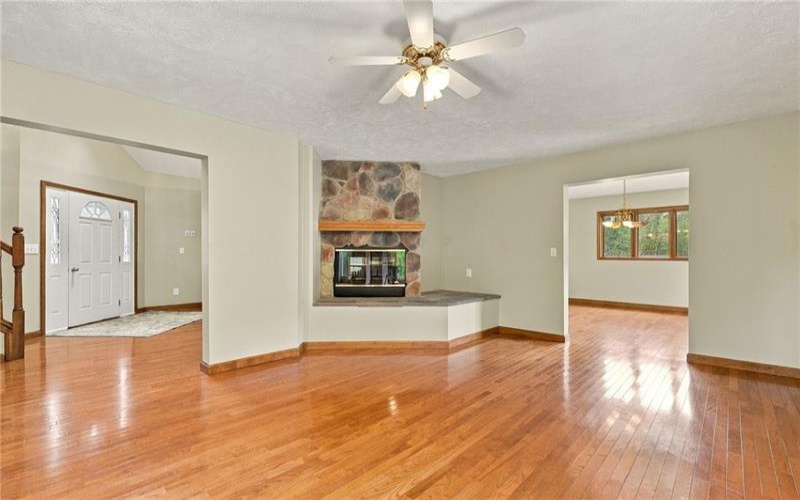 327 Sugar Run Rd, Waynesburg, 15370, 4 Bedroom Bedrooms, ,2.2 BathroomBathrooms,Farm-acreage-lot,For Sale,6 Stall Barn, 2 Run-ins,Sugar Run Rd,1776380