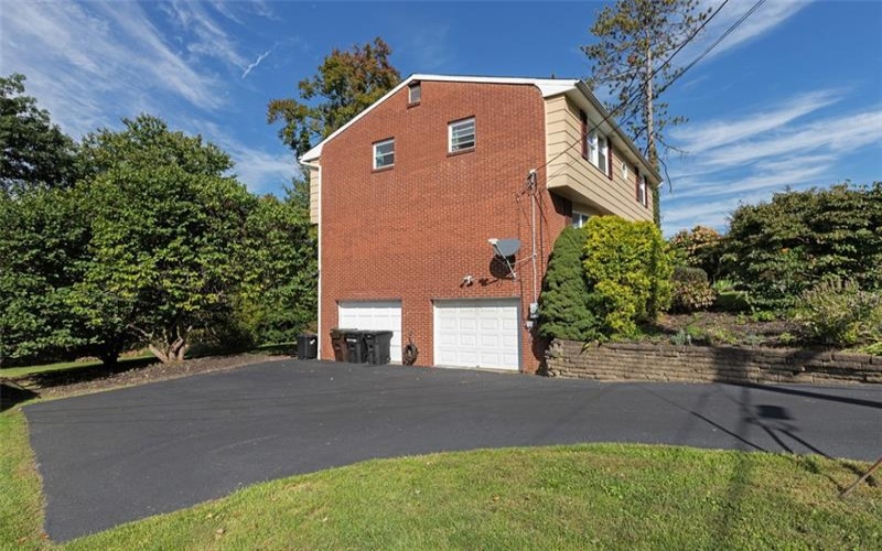 3330 Shady Drive, Murrysville, 15668, 5 Bedroom Bedrooms, 10 Room Rooms,2.1 BathroomBathrooms,Residential,For Sale,Shady Drive,1776397