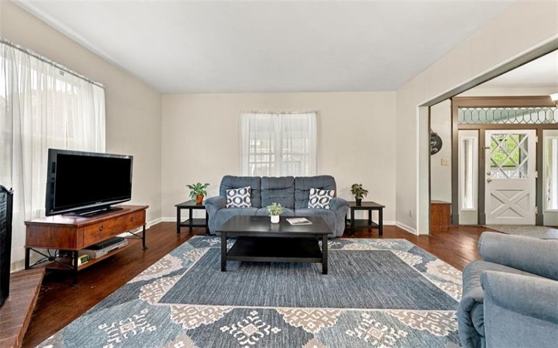 123 Freeport, Delmont, 15626, 4 Bedroom Bedrooms, 10 Room Rooms,1.1 BathroomBathrooms,Residential,For Sale,Freeport,1776404