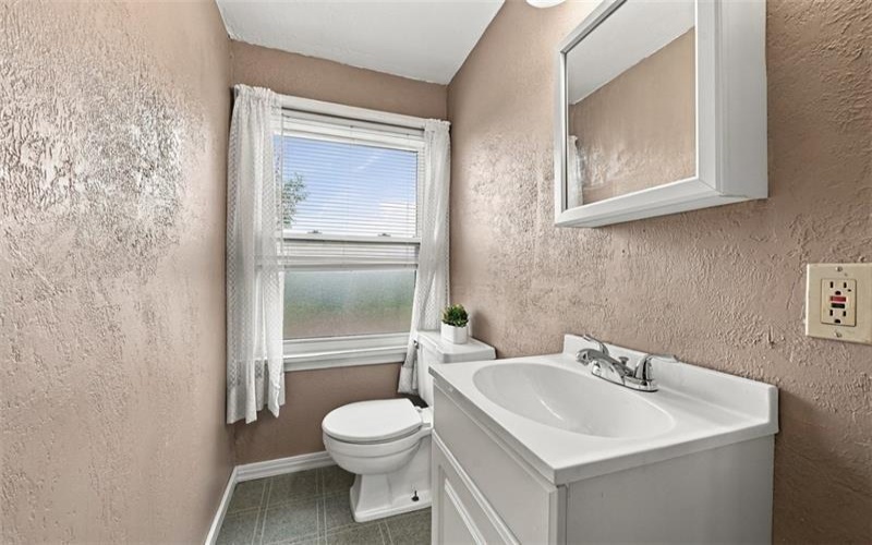 123 Freeport, Delmont, 15626, 4 Bedroom Bedrooms, 10 Room Rooms,1.1 BathroomBathrooms,Residential,For Sale,Freeport,1776404