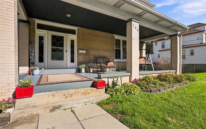 123 Freeport, Delmont, 15626, 4 Bedroom Bedrooms, 10 Room Rooms,1.1 BathroomBathrooms,Residential,For Sale,Freeport,1776404