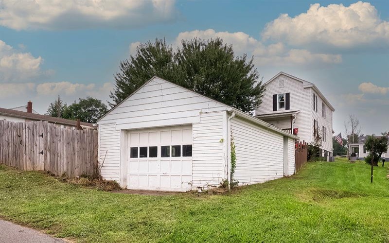 722 Giffin AVENUE, Canonsburg, 15317, 3 Bedroom Bedrooms, ,1.1 BathroomBathrooms,Residential,For Sale,Giffin,1770452