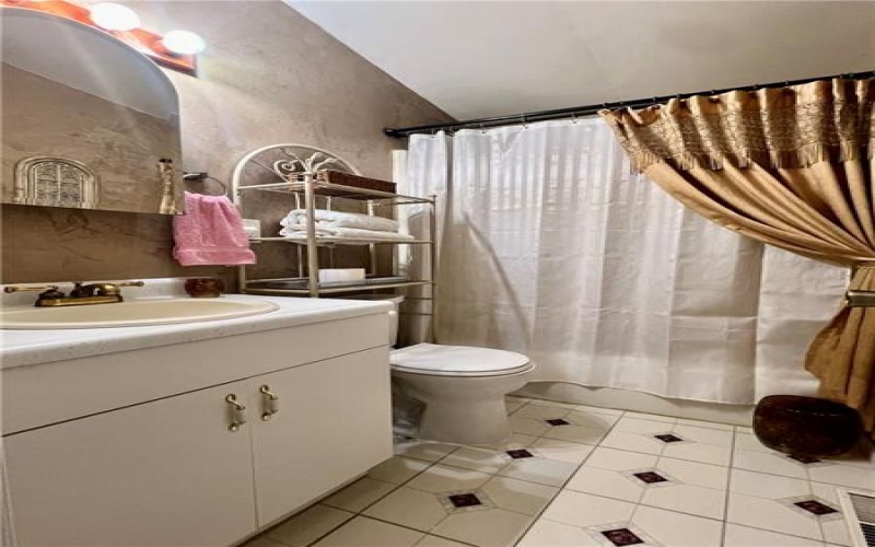 108 N. 1st St, Masontown, 15461, 3 Bedroom Bedrooms, ,2.1 BathroomBathrooms,Residential,For Sale,N. 1st St,1774320