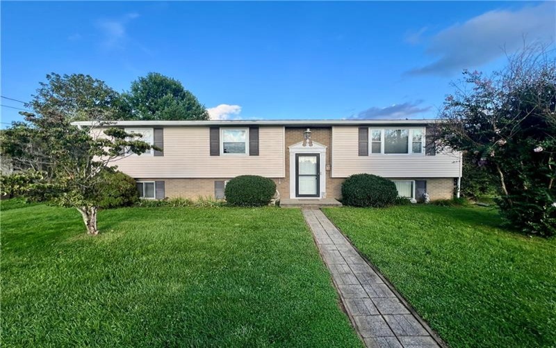 108 N. 1st St, Masontown, 15461, 3 Bedroom Bedrooms, ,2.1 BathroomBathrooms,Residential,For Sale,N. 1st St,1774320