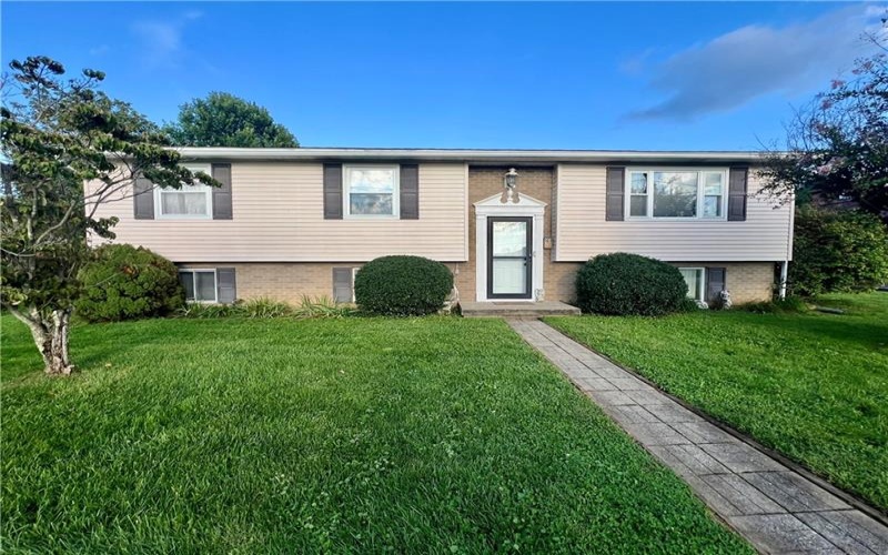 108 N. 1st St, Masontown, 15461, 3 Bedroom Bedrooms, ,2.1 BathroomBathrooms,Residential,For Sale,N. 1st St,1774320