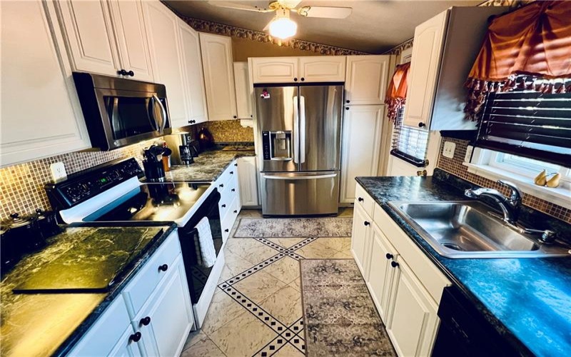 108 N. 1st St, Masontown, 15461, 3 Bedroom Bedrooms, ,2.1 BathroomBathrooms,Residential,For Sale,N. 1st St,1774320
