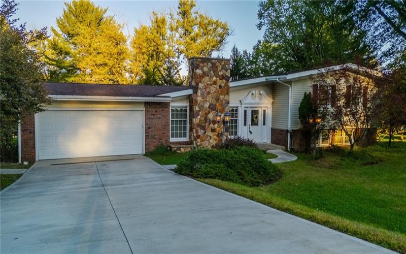410 MATTY DRIVE, ROSTRAVER, 15012, 4 Bedroom Bedrooms, 10 Room Rooms,3 BathroomBathrooms,Residential,For Sale,MATTY DRIVE,1776447