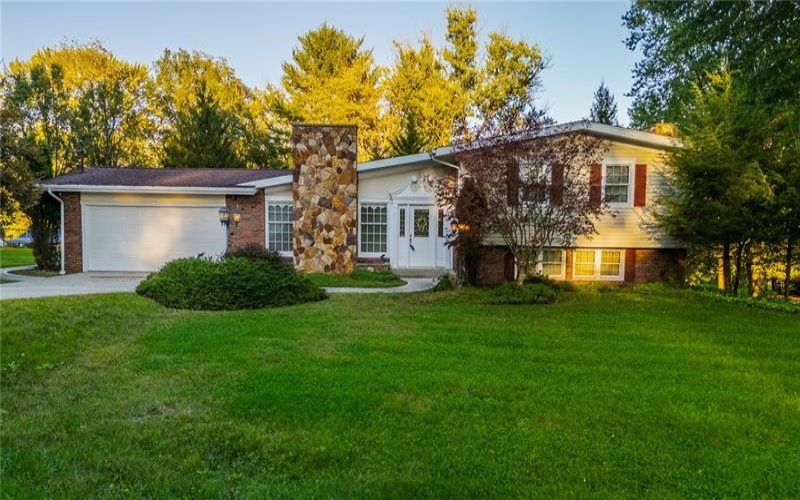 410 MATTY DRIVE, ROSTRAVER, 15012, 4 Bedroom Bedrooms, 10 Room Rooms,3 BathroomBathrooms,Residential,For Sale,MATTY DRIVE,1776447