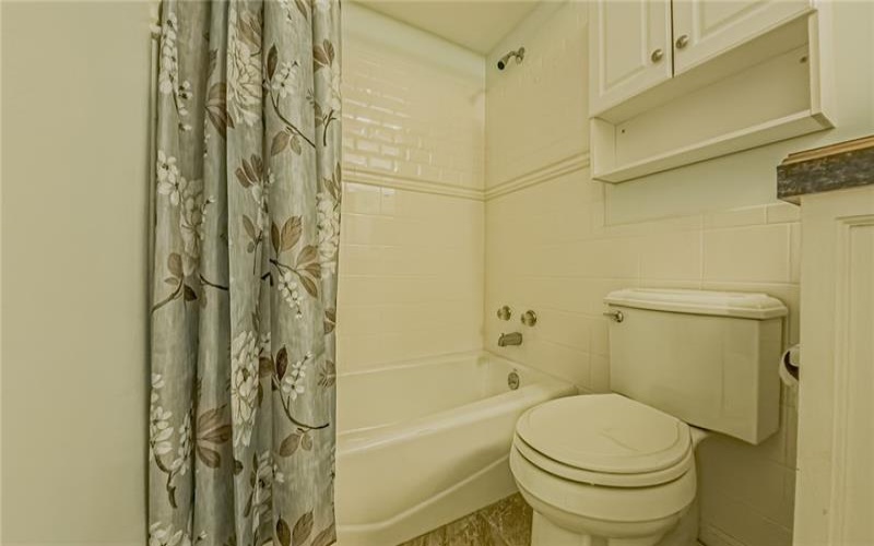 410 MATTY DRIVE, ROSTRAVER, 15012, 4 Bedroom Bedrooms, 10 Room Rooms,3 BathroomBathrooms,Residential,For Sale,MATTY DRIVE,1776447