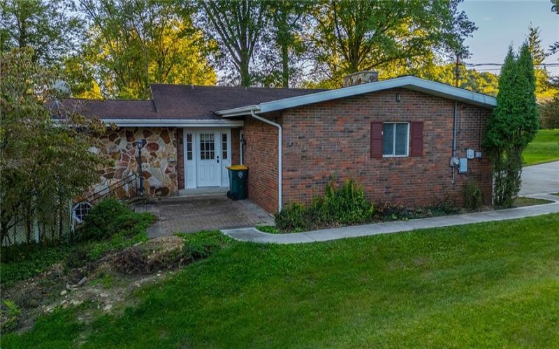 410 MATTY DRIVE, ROSTRAVER, 15012, 4 Bedroom Bedrooms, 10 Room Rooms,3 BathroomBathrooms,Residential,For Sale,MATTY DRIVE,1776447