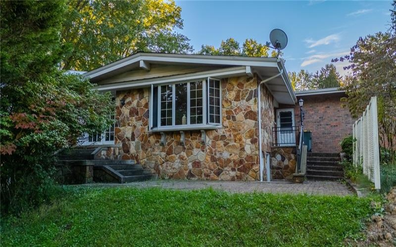 410 MATTY DRIVE, ROSTRAVER, 15012, 4 Bedroom Bedrooms, 10 Room Rooms,3 BathroomBathrooms,Residential,For Sale,MATTY DRIVE,1776447