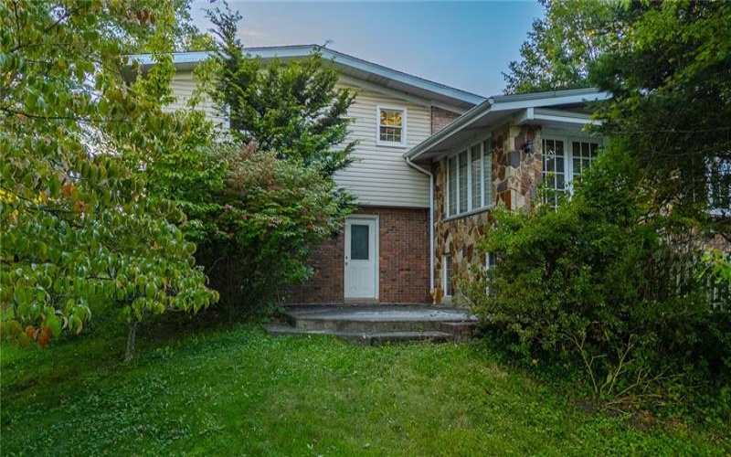 410 MATTY DRIVE, ROSTRAVER, 15012, 4 Bedroom Bedrooms, 10 Room Rooms,3 BathroomBathrooms,Residential,For Sale,MATTY DRIVE,1776447