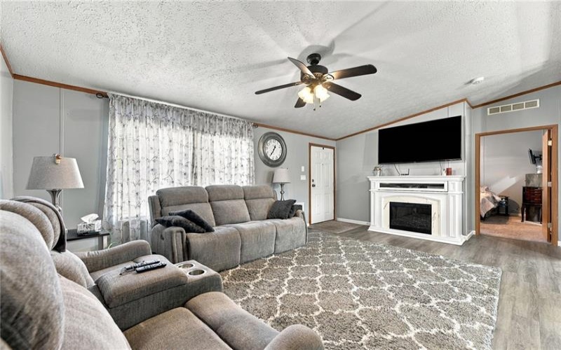 208 KNIGHT DRIVE, ROSTRAVER, 15012, 3 Bedroom Bedrooms, 5 Room Rooms,2 BathroomBathrooms,Residential,For Sale,KNIGHT DRIVE,1775486