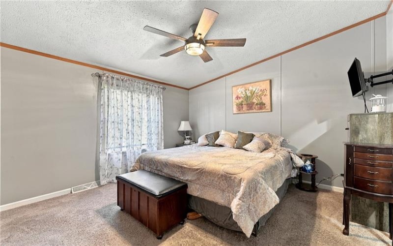 208 KNIGHT DRIVE, ROSTRAVER, 15012, 3 Bedroom Bedrooms, 5 Room Rooms,2 BathroomBathrooms,Residential,For Sale,KNIGHT DRIVE,1775486