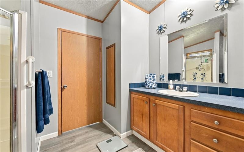 208 KNIGHT DRIVE, ROSTRAVER, 15012, 3 Bedroom Bedrooms, 5 Room Rooms,2 BathroomBathrooms,Residential,For Sale,KNIGHT DRIVE,1775486