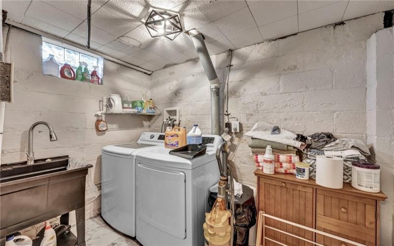 111 Hitchman, Mount Pleasant, 15666, 3 Bedroom Bedrooms, ,2.1 BathroomBathrooms,Residential,For Sale,Hitchman,1776494