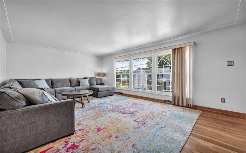 111 Hitchman, Mount Pleasant, 15666, 3 Bedroom Bedrooms, ,2.1 BathroomBathrooms,Residential,For Sale,Hitchman,1776494