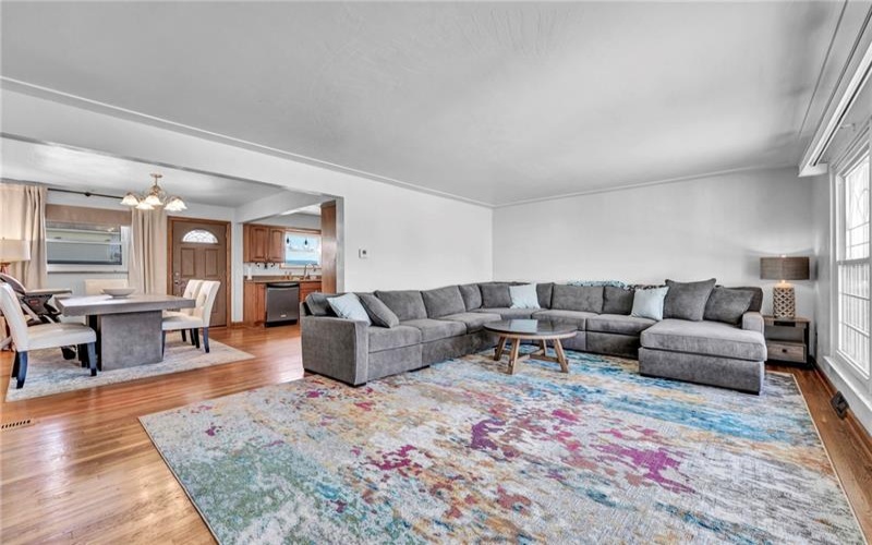 111 Hitchman, Mount Pleasant, 15666, 3 Bedroom Bedrooms, ,2.1 BathroomBathrooms,Residential,For Sale,Hitchman,1776494