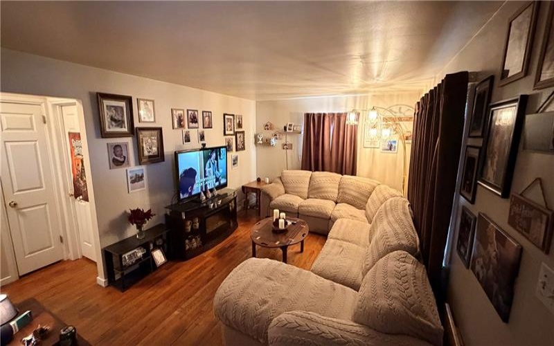 464 Greenridge Rd, New Kensington, 15068, 3 Bedroom Bedrooms, 7 Room Rooms,2 BathroomBathrooms,Residential,For Sale,Greenridge Rd,1738638