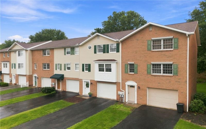 1124 CRANSTON DRIVE, Greensburg, 15601, 2 Bedroom Bedrooms, 6 Room Rooms,1.1 BathroomBathrooms,Residential,For Sale,CRANSTON DRIVE,1770912
