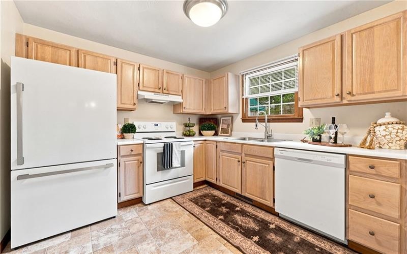 1124 CRANSTON DRIVE, Greensburg, 15601, 2 Bedroom Bedrooms, 6 Room Rooms,1.1 BathroomBathrooms,Residential,For Sale,CRANSTON DRIVE,1770912