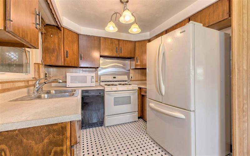 2040 Thomas DRIVE, White Oak, 15131, 3 Bedroom Bedrooms, 7 Room Rooms,2 BathroomBathrooms,Residential,For Sale,Thomas,1771863