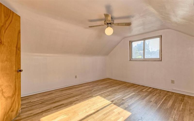 2040 Thomas DRIVE, White Oak, 15131, 3 Bedroom Bedrooms, 7 Room Rooms,2 BathroomBathrooms,Residential,For Sale,Thomas,1771863