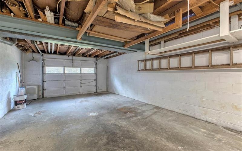 2040 Thomas DRIVE, White Oak, 15131, 3 Bedroom Bedrooms, 7 Room Rooms,2 BathroomBathrooms,Residential,For Sale,Thomas,1771863
