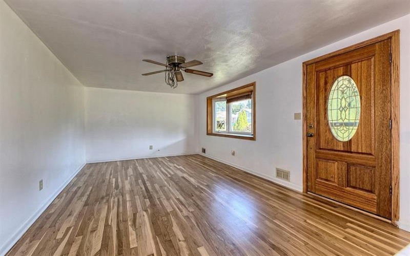 2040 Thomas DRIVE, White Oak, 15131, 3 Bedroom Bedrooms, 7 Room Rooms,2 BathroomBathrooms,Residential,For Sale,Thomas,1771863