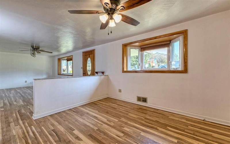 2040 Thomas DRIVE, White Oak, 15131, 3 Bedroom Bedrooms, 7 Room Rooms,2 BathroomBathrooms,Residential,For Sale,Thomas,1771863