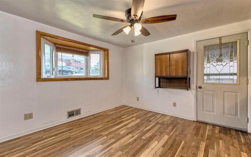 2040 Thomas DRIVE, White Oak, 15131, 3 Bedroom Bedrooms, 7 Room Rooms,2 BathroomBathrooms,Residential,For Sale,Thomas,1771863