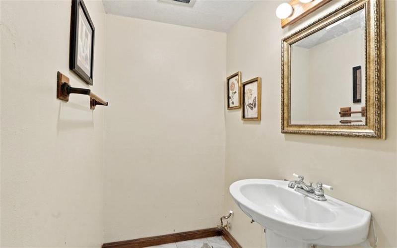 710 Butterfield Drive, Irwin, 15642, 3 Bedroom Bedrooms, 8 Room Rooms,1.1 BathroomBathrooms,Residential,For Sale,Butterfield Drive,1776136