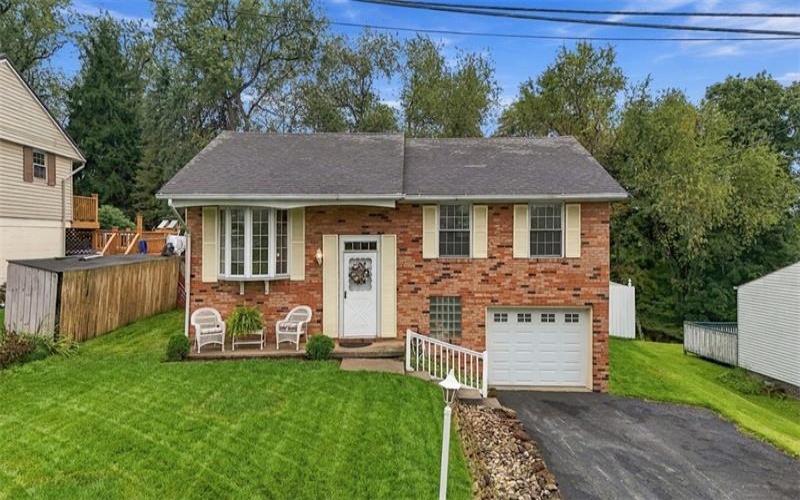 710 Butterfield Drive, Irwin, 15642, 3 Bedroom Bedrooms, 8 Room Rooms,1.1 BathroomBathrooms,Residential,For Sale,Butterfield Drive,1776136
