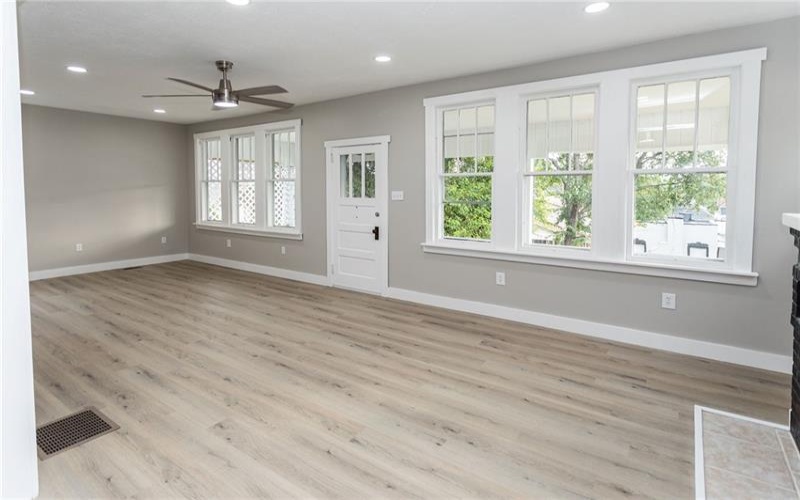 156 Ninth Street, Connellsville, 15425, 3 Bedroom Bedrooms, 6 Room Rooms,2 BathroomBathrooms,Residential,For Sale,Ninth Street,1776533