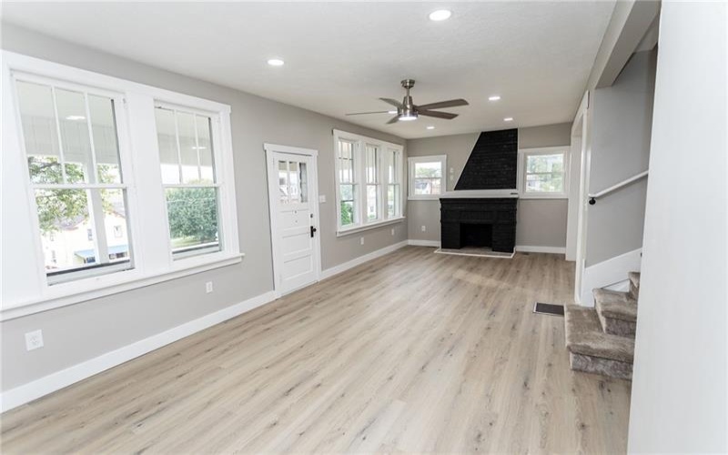 156 Ninth Street, Connellsville, 15425, 3 Bedroom Bedrooms, 6 Room Rooms,2 BathroomBathrooms,Residential,For Sale,Ninth Street,1776533
