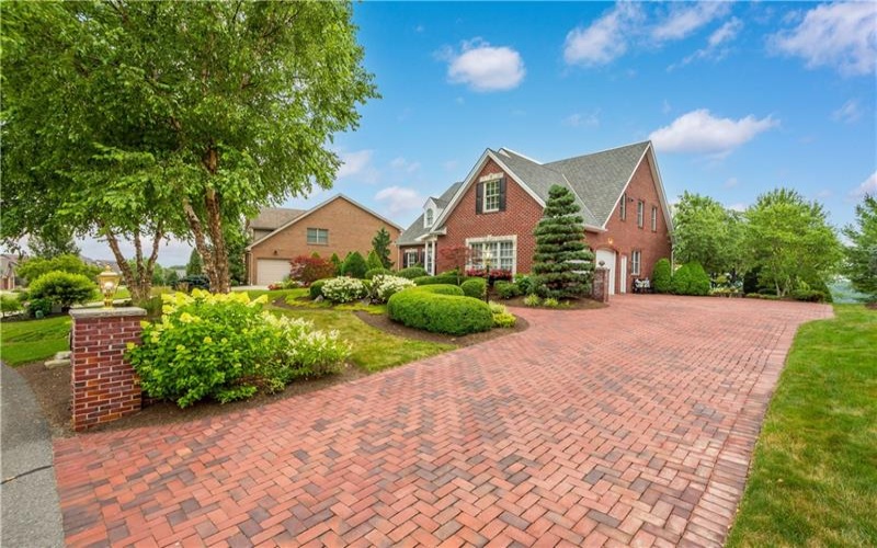 1005 Skyline Drive, Canonsburg, 15317, 5 Bedroom Bedrooms, 14 Room Rooms,3.1 BathroomBathrooms,Residential,For Sale,Skyline Drive,1776558
