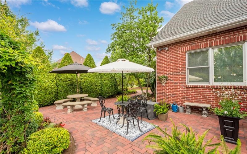 1005 Skyline Drive, Canonsburg, 15317, 5 Bedroom Bedrooms, 14 Room Rooms,3.1 BathroomBathrooms,Residential,For Sale,Skyline Drive,1776558