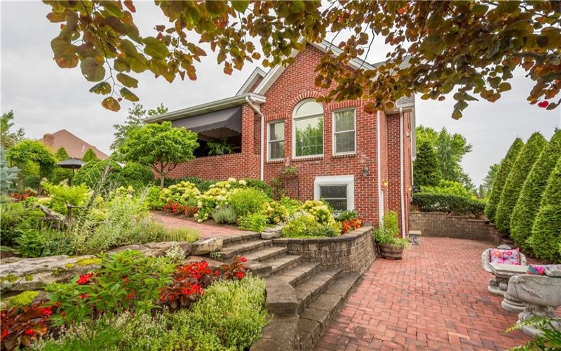1005 Skyline Drive, Canonsburg, 15317, 5 Bedroom Bedrooms, 14 Room Rooms,3.1 BathroomBathrooms,Residential,For Sale,Skyline Drive,1776558