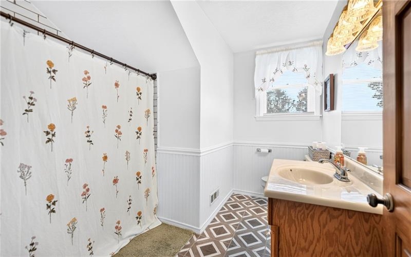 42 Prospect St, Uniontown, 15401, 3 Bedroom Bedrooms, 7 Room Rooms,1.2 BathroomBathrooms,Residential,For Sale,Prospect St,1776574