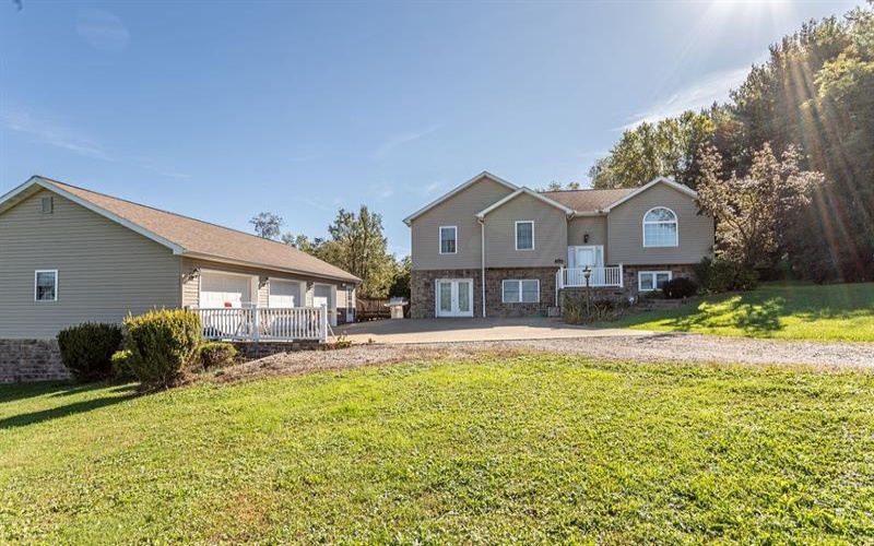 115 Maple Hill Lane, Uniontown, 15401, 4 Bedroom Bedrooms, ,3 BathroomBathrooms,Residential,For Sale,Maple Hill Lane,1776575