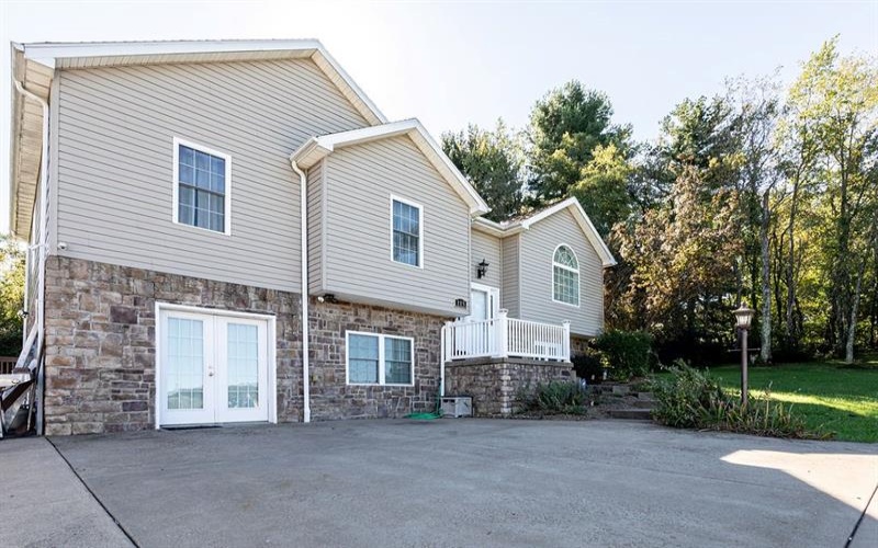 115 Maple Hill Lane, Uniontown, 15401, 4 Bedroom Bedrooms, ,3 BathroomBathrooms,Residential,For Sale,Maple Hill Lane,1776575